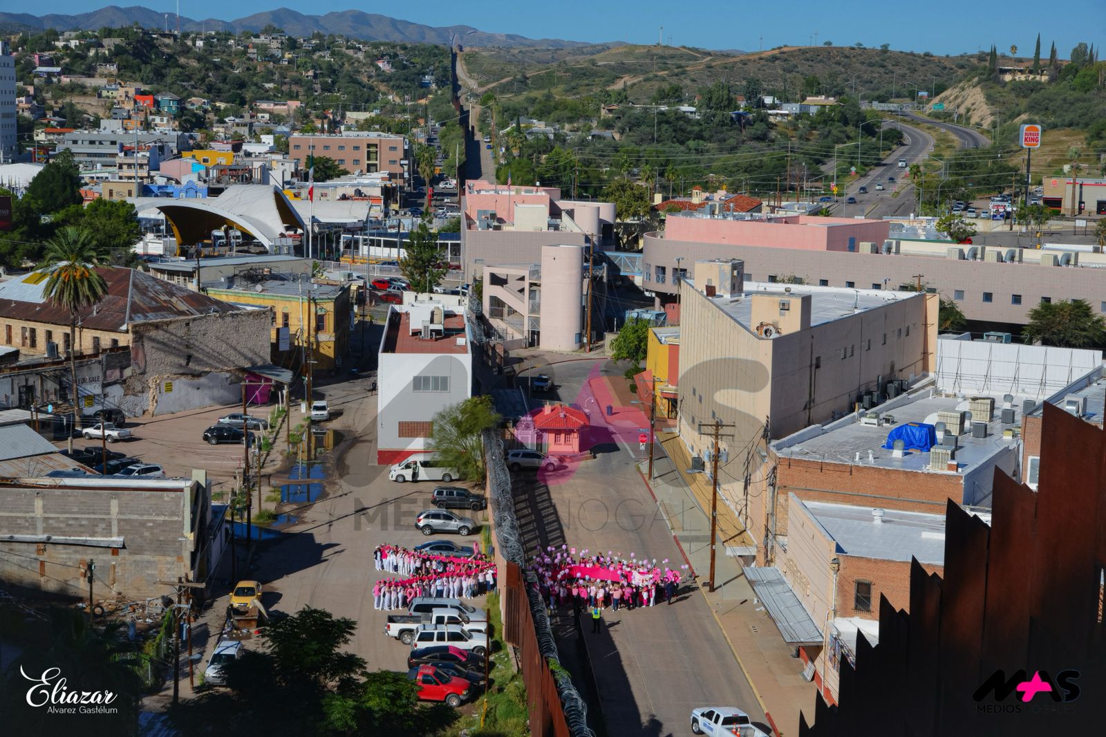 Lazo rosa en la línea fronteriza – Ambos Nogales, MSF octubre 2025